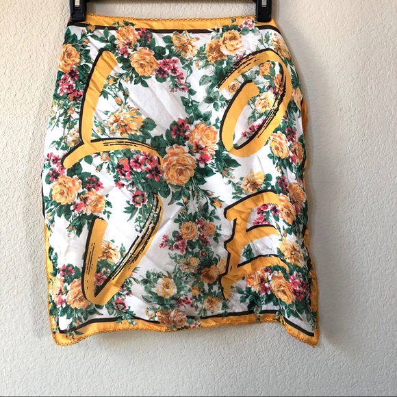 NWT INC Macy's Bandana Scarf Rose Floral LOVE - Picture 2 of 4